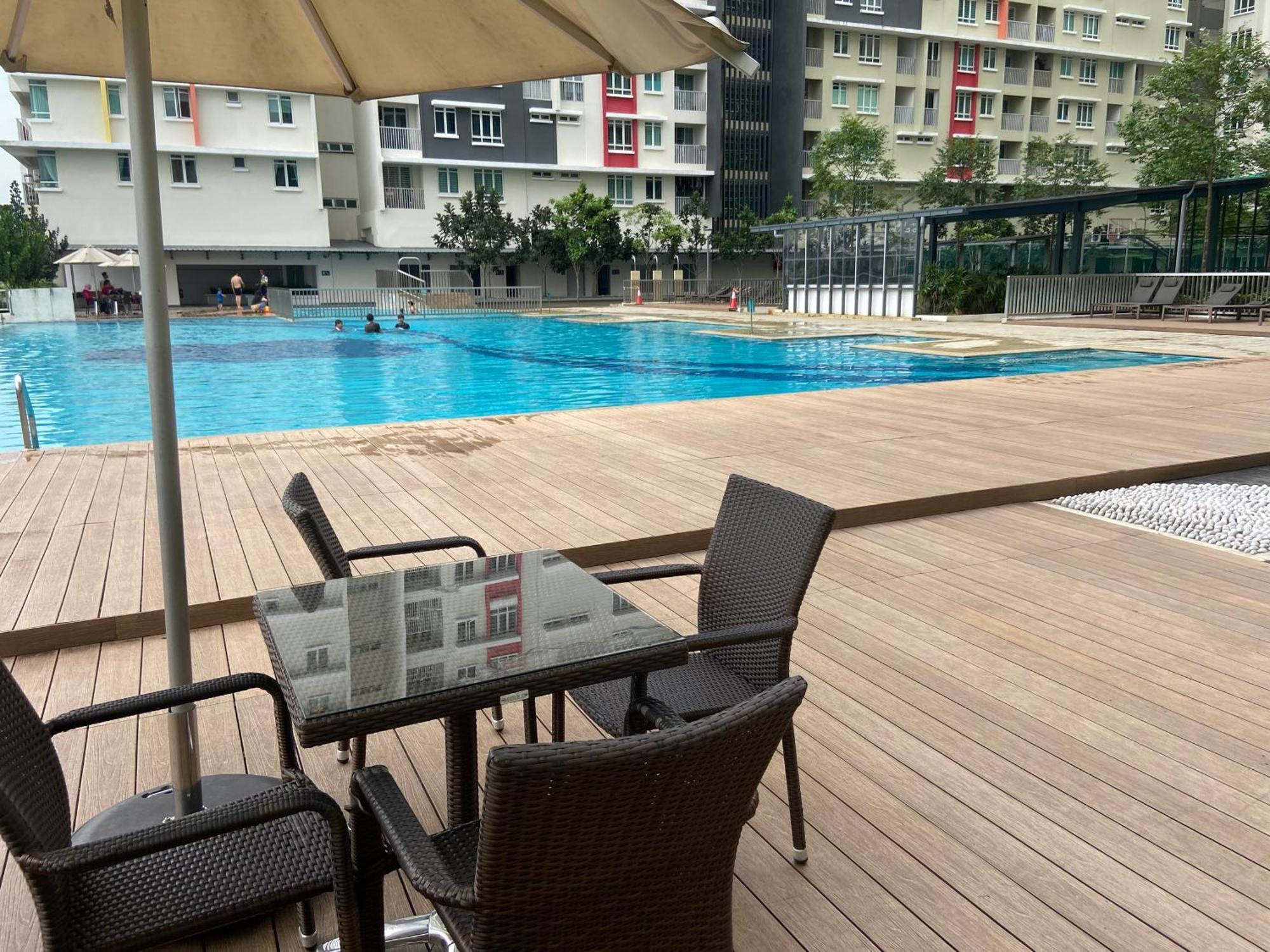 Suasana Damai Damansara Damai Petaling Jaya Apartment Exterior foto